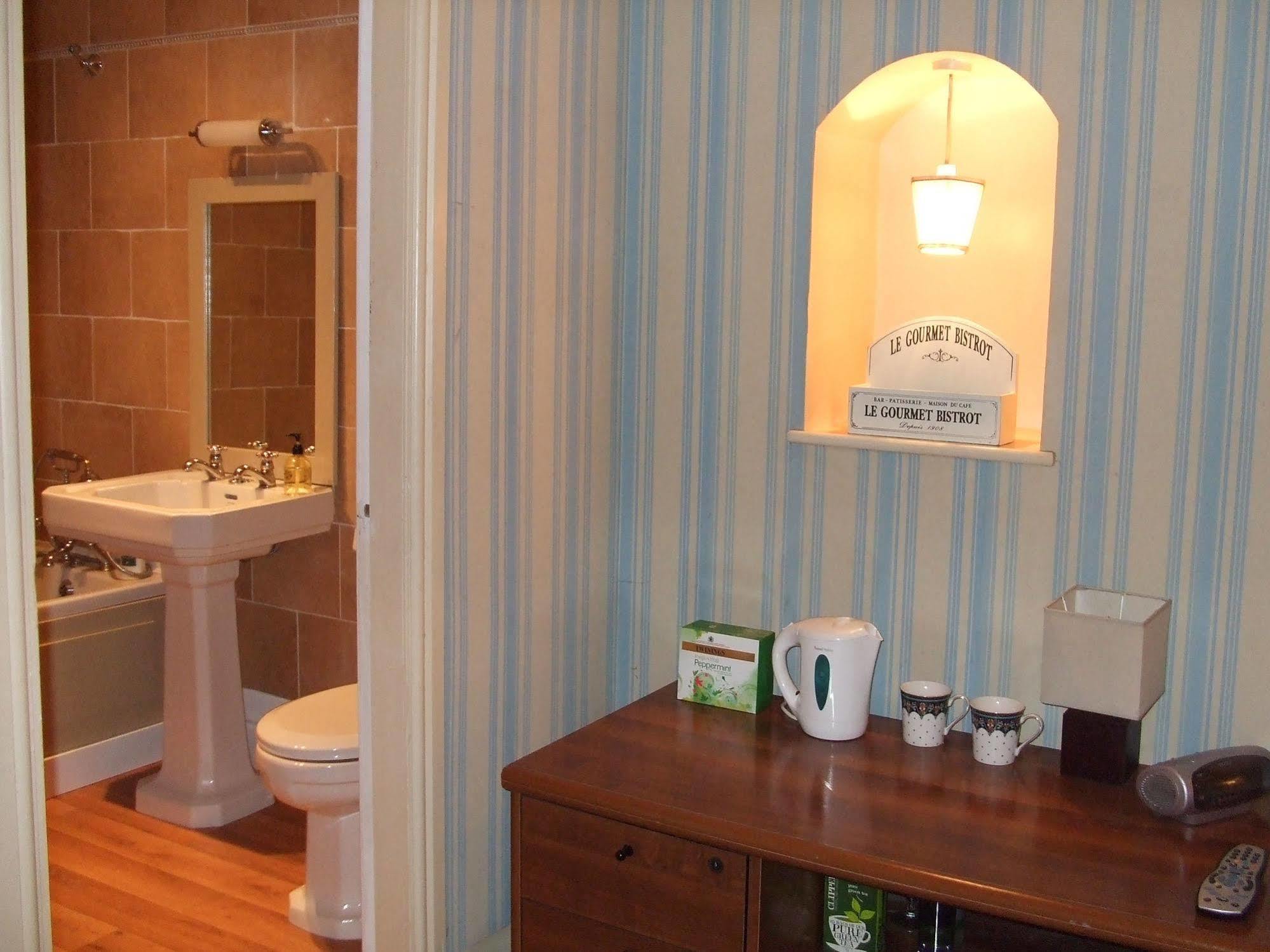 Roseview B&B Rhyl Eksteriør billede